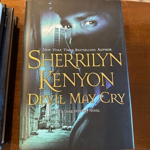 Signed! Devil May Cry Book 11 by Sherrilyn Kenyon: author signed 1st edition - Picture 8 of 11